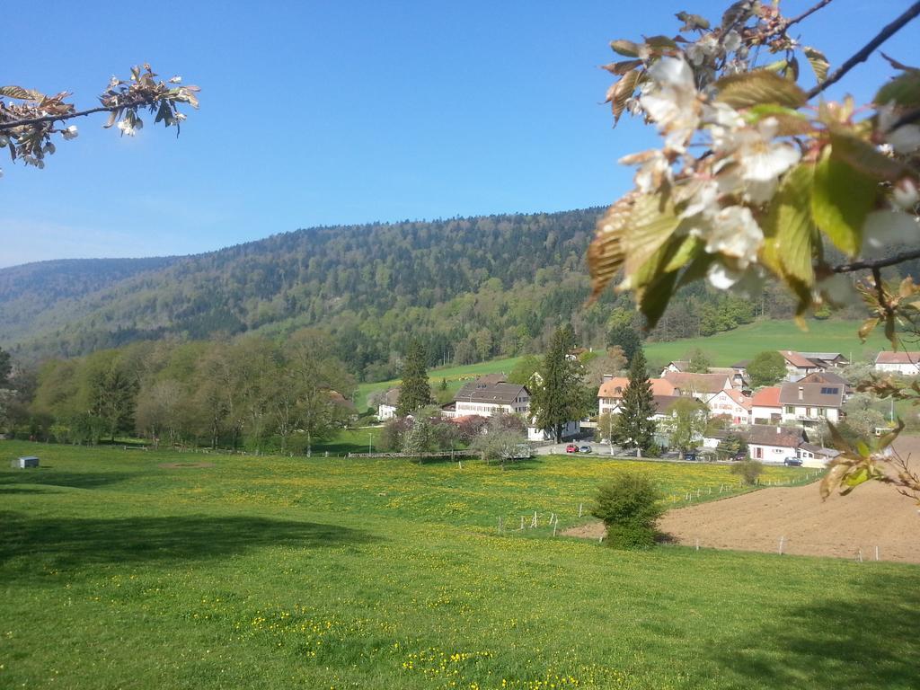 Hotel Du Chasseur Enges Luaran gambar