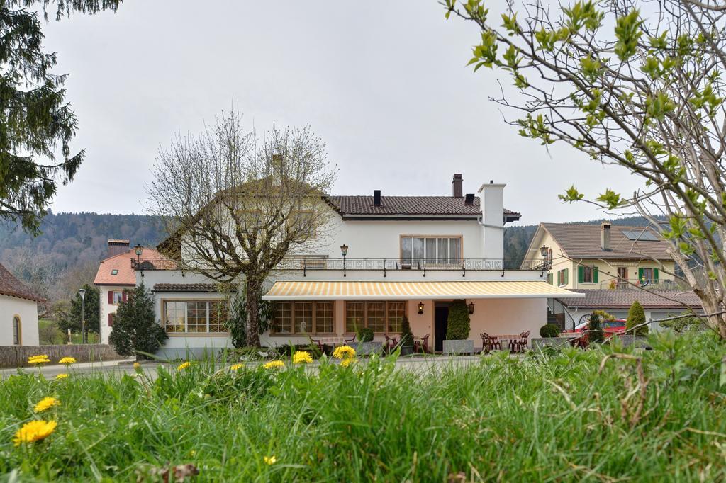 Hotel Du Chasseur Enges Luaran gambar